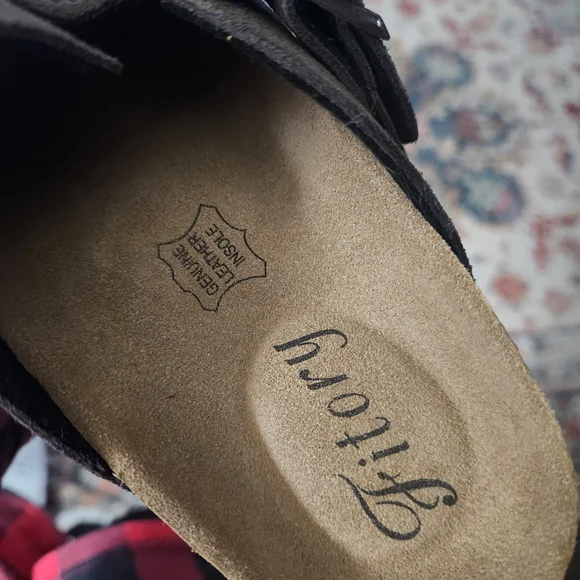 Clogs - Picture 2 of 5